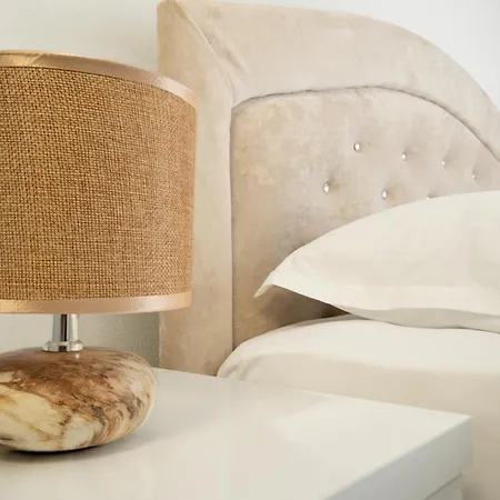 Stayblvd ティラナ