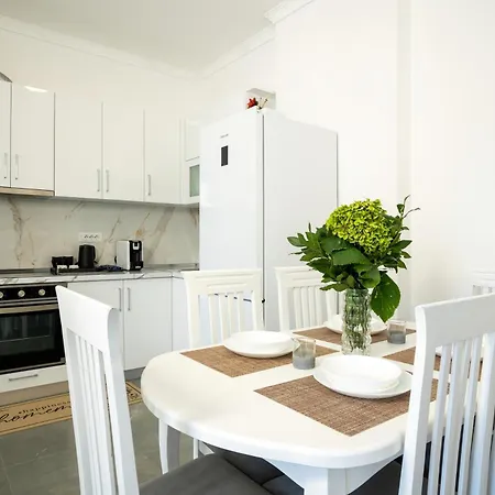 Stayblvd Apartment-free Parking