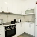 Stayblvd Apartment-free Parking & Near Center Tirana