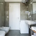 Stayblvd Apartment-free Parking & Near Center Tirana