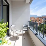 Stayblvd Apartment-free Parking & Near Center Tirana