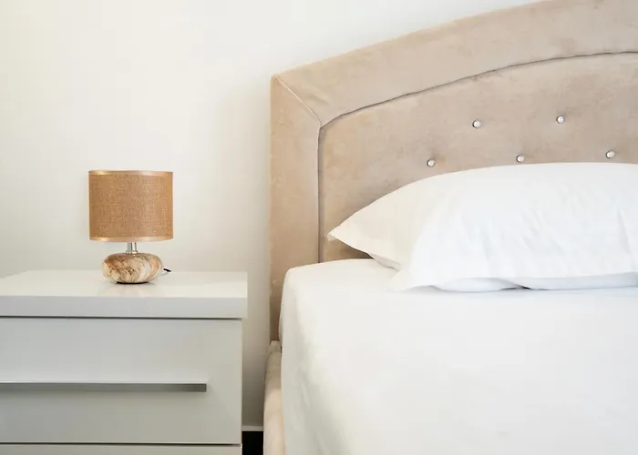 Διαμέρισμα Stayblvd Apartment-free Parking & Balcony Near Center *