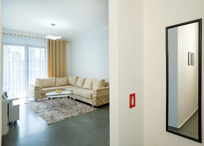 Stayblvd Apartment-free Parking & Balcony Near Center Διαμέρισμα Τίρανα