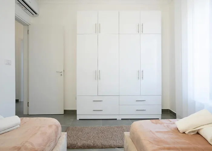 Stayblvd Apartment-free Parking & Balcony Near Center Διαμέρισμα Τίρανα