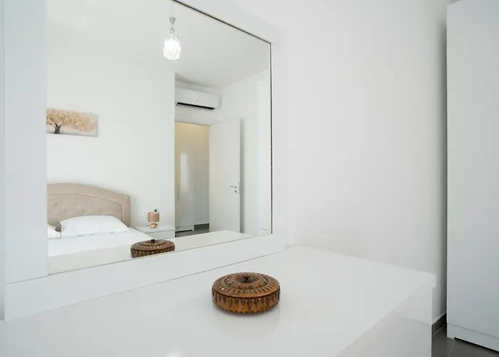 Stayblvd Apartment-free Parking & Balcony Near Center Διαμέρισμα