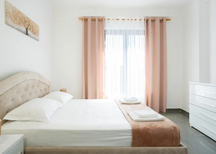 Stayblvd Apartment-free Parking & Balcony Near Center Τίρανα